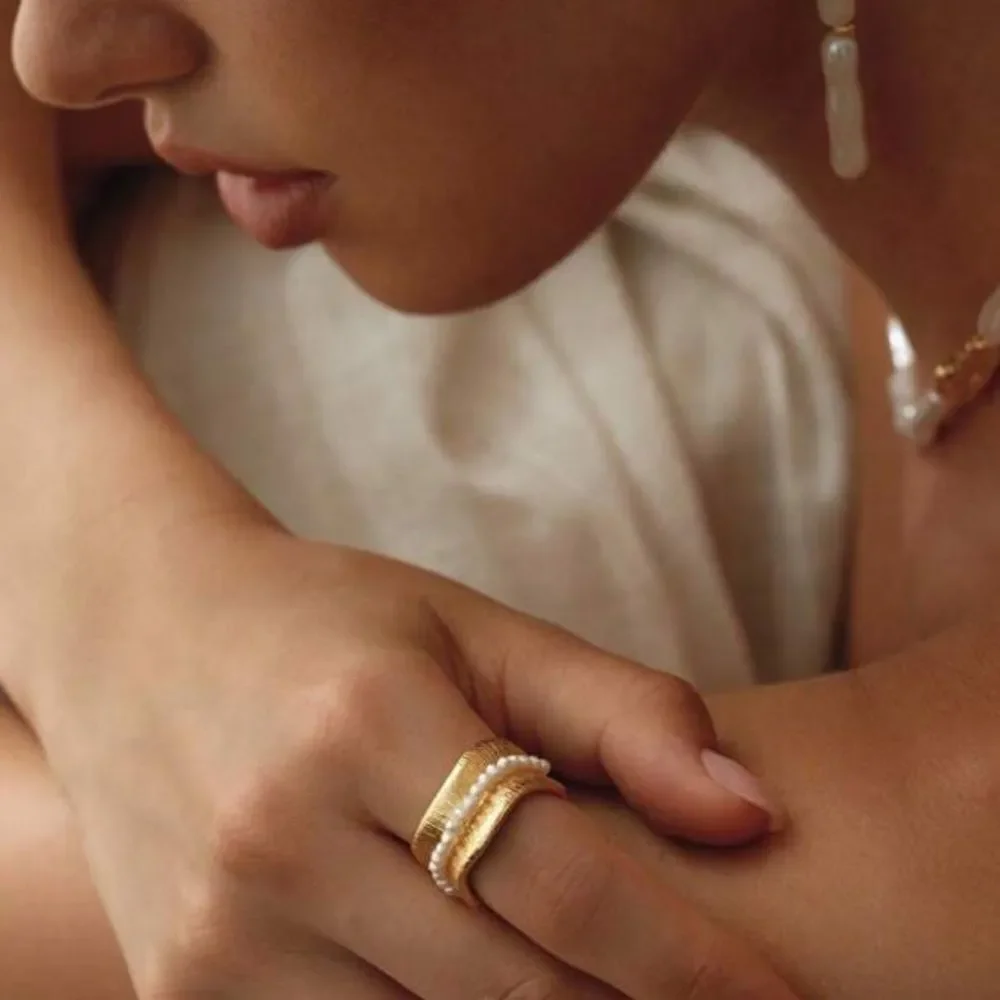 Gold and Pearl Ring Q435